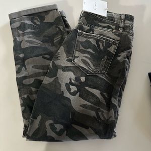 NWT! Kancan camo straight jeans size 7/27